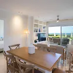 Holidays & Beachfront Neptuno Iii , Sea Views,and Garden,elviria Apartman