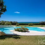 Apartman Holidays & Beachfront Neptuno Iii , Sea Views,and Garden,elviria *