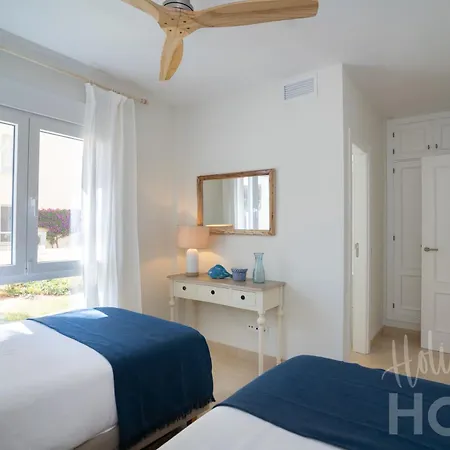Apartment Beachfront Complex Neptuno Iii , Sea Views, Pool And Garden,elviria