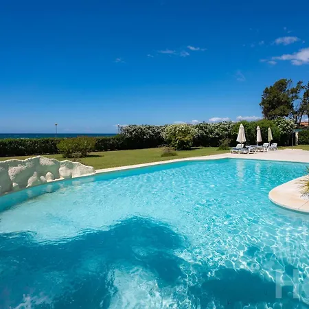 Beachfront Complex Neptuno Iii , Sea Views, Pool And Garden,elviria Apartment *