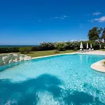 Holidays & Beachfront Neptuno Iii , Sea Views,and Garden,elviria Appartement *