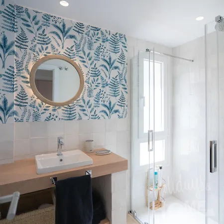 Beachfront Complex Neptuno Iii , Sea Views, Pool And Garden,elviria *