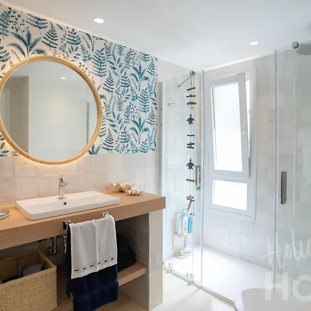 Beachfront Complex Neptuno Iii , Sea Views, Pool And Garden,elviria Appartement