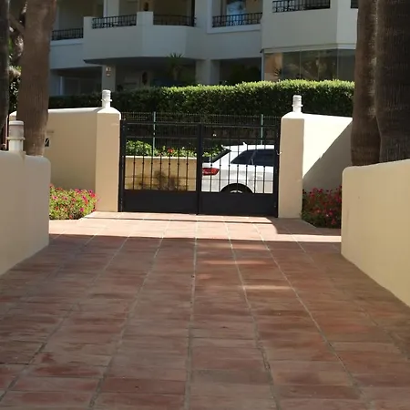 Beachfront Complex Neptuno Iii , Sea Views, Pool And Garden,elviria * Marbellac