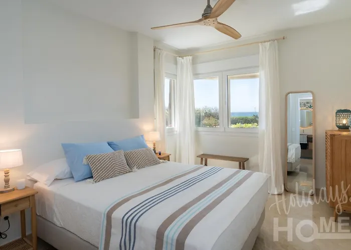 Beachfront Complex Neptuno Iii , Sea Views, Pool And Garden,elviria