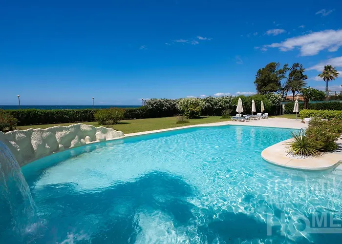 Beachfront Complex Neptuno Iii , Sea Views, Pool And Garden,elviria Apartament *