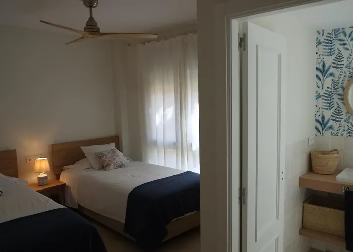 Apartament Beachfront Complex Neptuno Iii , Sea Views, Pool And Garden,elviria