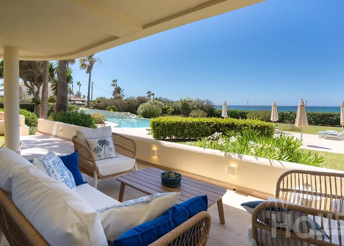 Beachfront Complex Neptuno Iii , Sea Views, Pool And Garden,elviria * Marbella