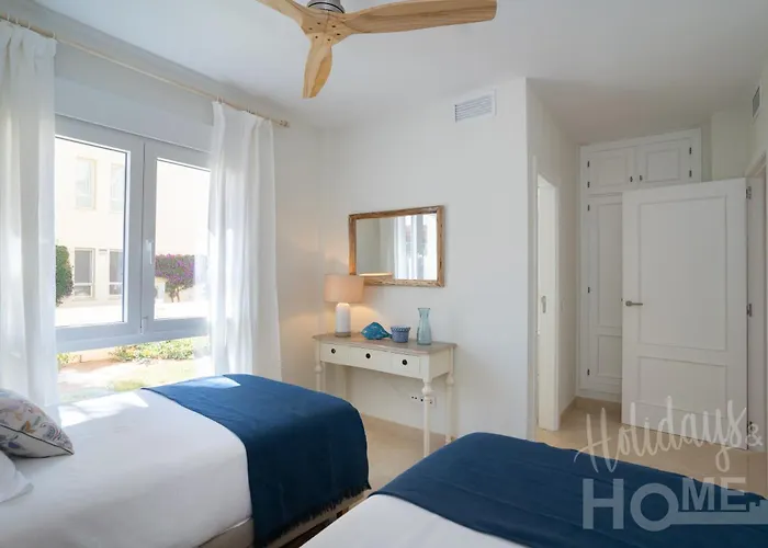 Apartmán Beachfront Complex Neptuno Iii , Sea Views, Pool And Garden,elviria