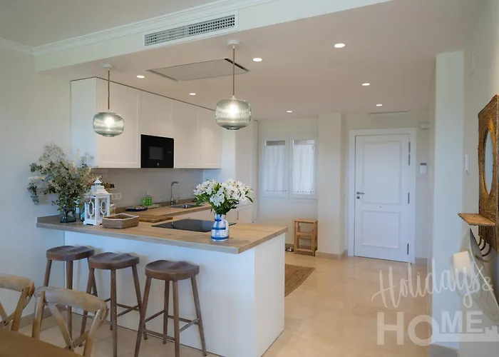 Beachfront Complex Neptuno Iii , Sea Views, Pool And Garden,elviria