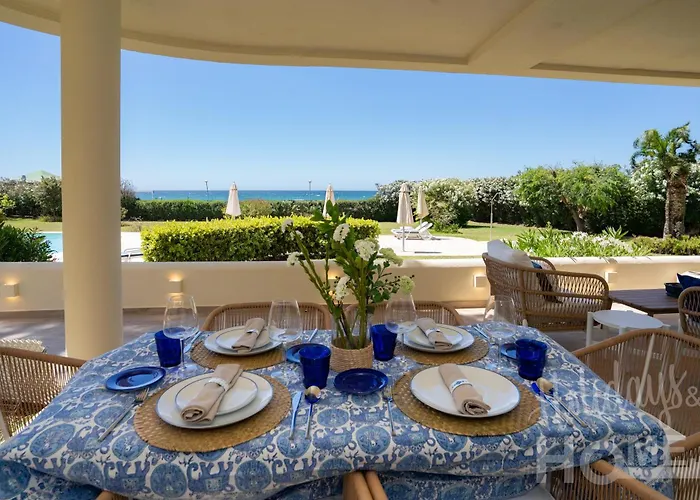 Beachfront Complex Neptuno Iii , Sea Views, Pool And Garden,elviria